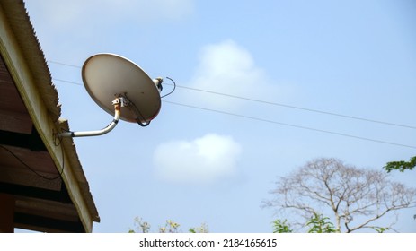 Tv antenna dish for receiving television signals