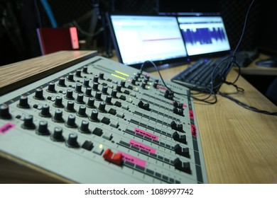 Radio Station Desk Images Stock Photos Vectors Shutterstock