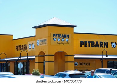 Petbarn Pet Shop Images Stock Photos Vectors Shutterstock