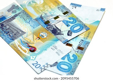 Twenty Kuwaiti Dinars Bill Banknote 20 KWD Features Seif Palace, A Dhow Ship, Kuwaiti Pearl Diver And Al-Boom Traditional Kuwaiti Dhow Ship, Kuwaiti Dinar Currency Of The State Of Kuwait Isolated