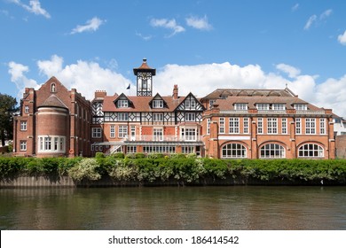 TWICKENHAM, MIDDLESEX/UK - MAY 8 : St James Independent School For Boys At Twickenham Middlesex On May 8, 2005