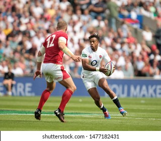 Twickenham, UK. 11th August 2019. Anthony Watson Of England Runs With The Ball During The Quilter International Match Between England And Wales