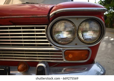 Twin Head lamp for Old car - Shutterstock ID 669275569