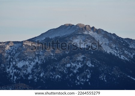 Twin Sisters Peaks in Rocky Mountain National Park, Colorado, USA