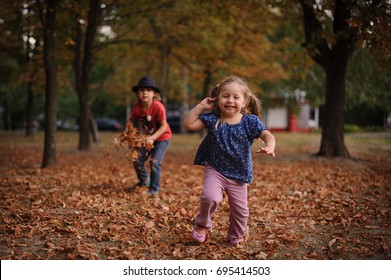 85,923 Kids Playing In Leaves Images, Stock Photos & Vectors | Shutterstock