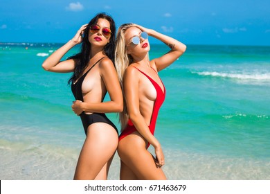 Bikini Beach Babes