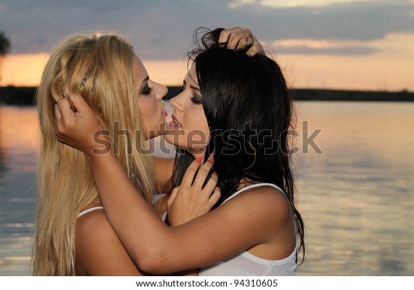 Hot Girls Kissing And Touching