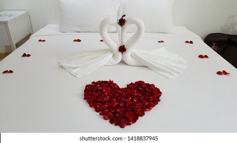 2,787 Couple kissing hotel room Images, Stock Photos & Vectors ...