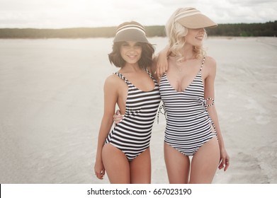 白人女性水着stock Photos Images Photography Shutterstock