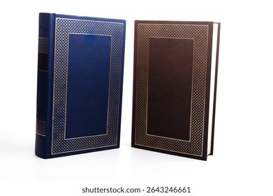 Dos libros sobre fondo