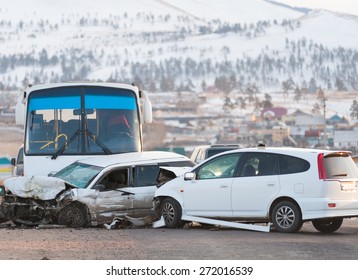 Two Cars And Bus Crashed In Road Accident