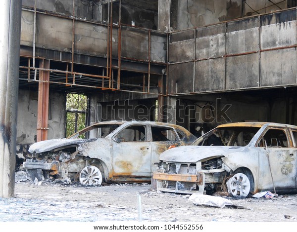 two cars was in showroom\
big fire