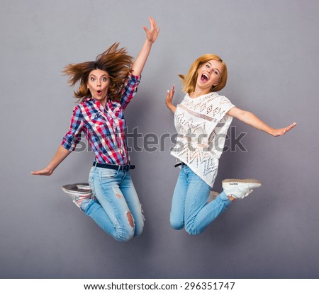 Similar – Foto Bild Zwei Mädchen hüpfen auf dem Trampolin, in der Natur.