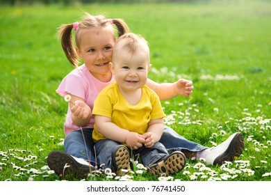 53,565 Little Girl Baby Brother Images, Stock Photos & Vectors ...