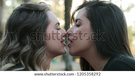 French Lesbian Babes - French Lesbian Girl Love - PICS PORN