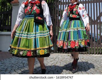 1,263 Polish girl traditional dress Images, Stock Photos & Vectors ...