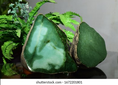 Two green jade
Where to find expensive drugs placed on glass - Shutterstock ID 1672201801