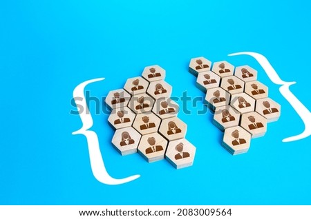 Two groups in parentheses strive for unity. Generalization and reunification into a larger organization. Merger of companies, joining forces. Reconciliation and consensus. Association, alliance.