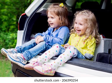 31,253 Two girls in car Images, Stock Photos & Vectors | Shutterstock