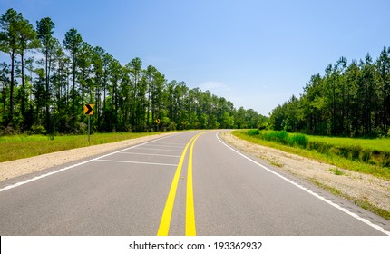 2,765 Curved two lane Images, Stock Photos & Vectors | Shutterstock