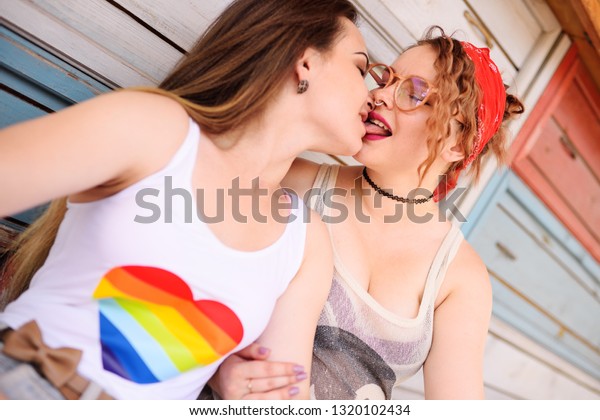 College Lesbian Babes