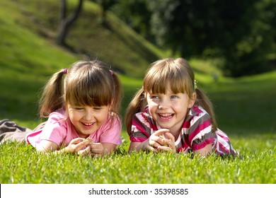 89,733 Two girls lying on Images, Stock Photos & Vectors | Shutterstock