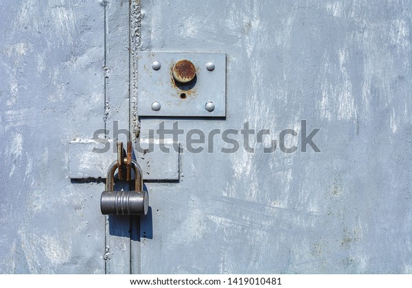 Two Locks Mortise Hinged On Closed 