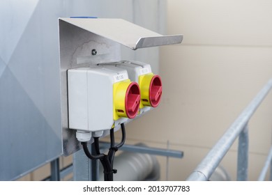 Two Main Rotary Switches At The Railing Under The Roof.