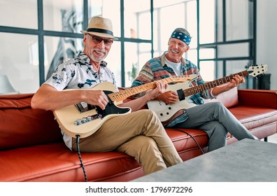 2,547 Man playing electric guitar smile Images, Stock Photos & Vectors ...