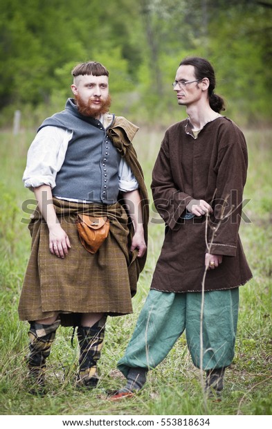 traditional celtic men's clothing