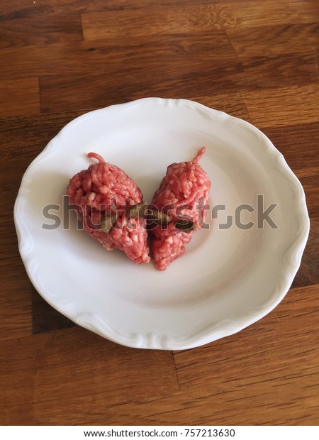 raw ground beef for cats