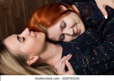 Kissing redhead lesbians Category:Lesbian eroticism
