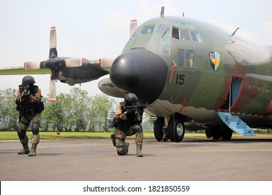 Two Special Indonesian Air Force Soldiers (tni Au) When Carrying Out An Attack On The Abdulman Saleh Air Base, Malang, Indonesia (malang, July 18 2018)