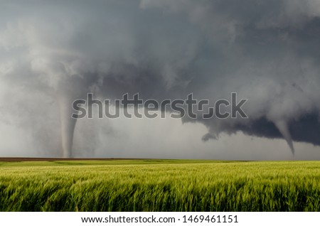 Two tornadoes at once in Kansas