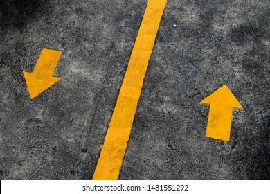 Two way traffic yellow arrows