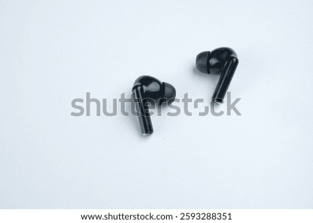 TWS True Wireless Eabuds Earpods Airpods  Earphones Basic Black white background isolated