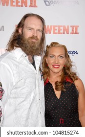 Tyler Mane And Renae Geerlings At The Los Angeles Premiere Of 'Halloween II'. Grauman's Chinese Theatre, Hollywood, CA. 08-24-09