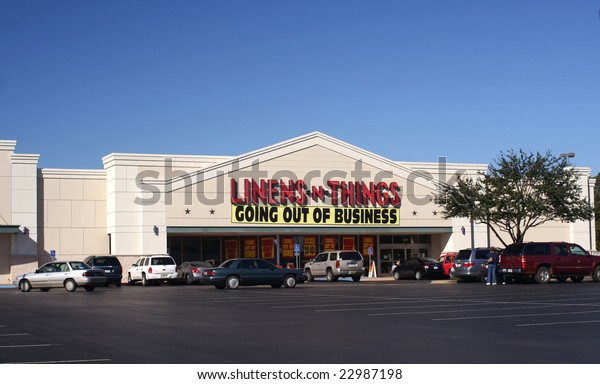 TYLER, TX – NOV 7: A “Going Out of Business” sign
hangs outside a Linens-n-Things store on November 7, 2008 in Tyler,
Texas. The chain filed for bankruptcy in May 2008 and have begun
closing stores.