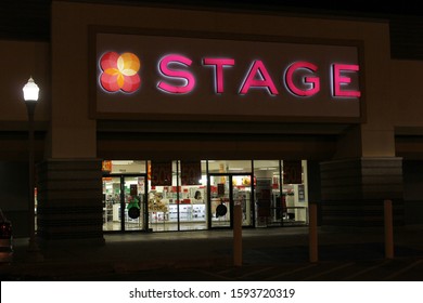 Tyler, TX - November 30, 2019: Stage Store At Night With Store Closing Sign Located On SE Loop 323 In Tyler, TX