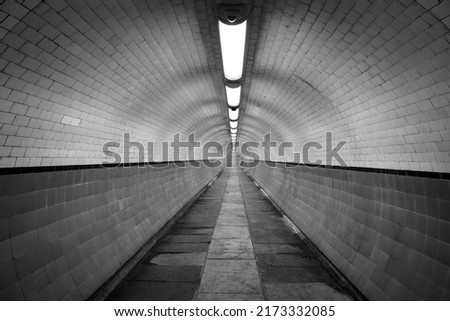 Tube_#01 Tunnel Untergrund