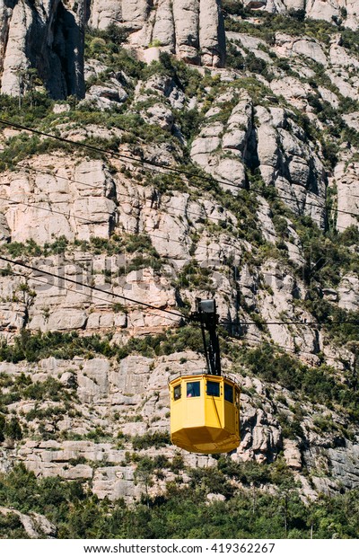 Typical cable car of\
Montserrat mountains.