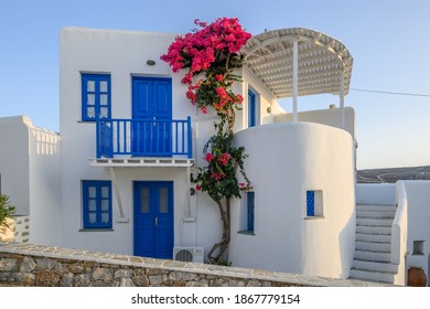 Typical Cycladic Architecture Greek Whitewashed House Stock Photo ...