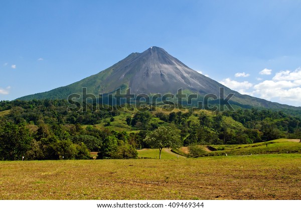 Typical dormant volcano: Arenal volcano (Costa\
Rica, La Fortuna).