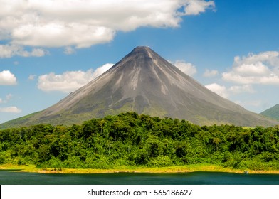 6,936 Dormant Volcano Images, Stock Photos & Vectors 