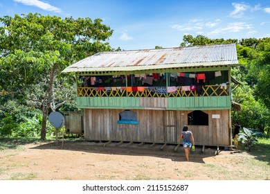 
Arquitectura típica de la casa. En la comunidad indígena Yagua, Parque Nacional Amacayacu, Amazon, Colombia.