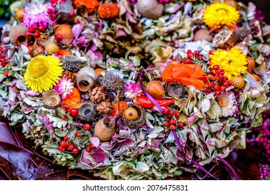 Typical Rustic Flower Wreath - Photo