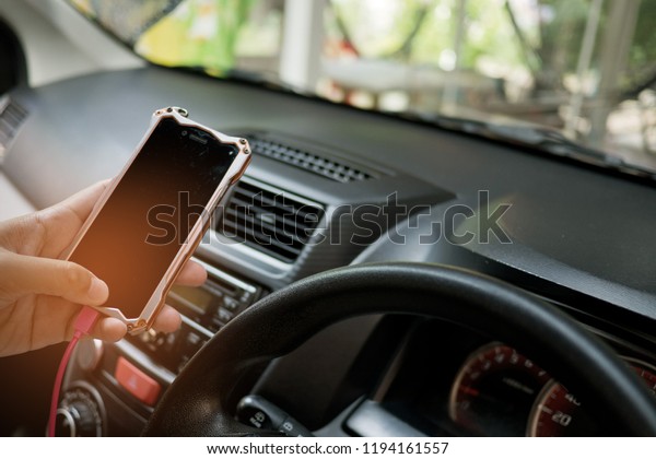  typing smartphone and driving, dangerous\
driving  shopping online, sending email, man play phone, use\
smartphone, mobile phone,\
telephone\
