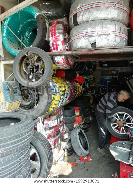 tyre fitter, tyre fitting equipment, tyres,\
tyre storage, bahrain, December\
2019