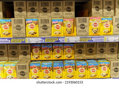 Tyumen, Russia-August 17, 2022: Dog Food Products Of Pedigree Petfoods, Selective Focus. Buying Goods In The Supermarket