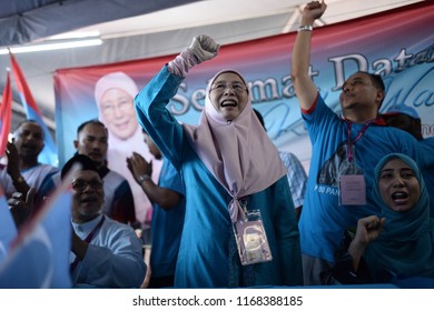 UALA LUMPUR, MALAYSIA - APRIL 28, 2018 : President Peoples Justice Party (PKR) Wan Azizah A Candidate For Pakatan Harapan In Pandan (P100) Parliament During Nomination Day 14th General Election.